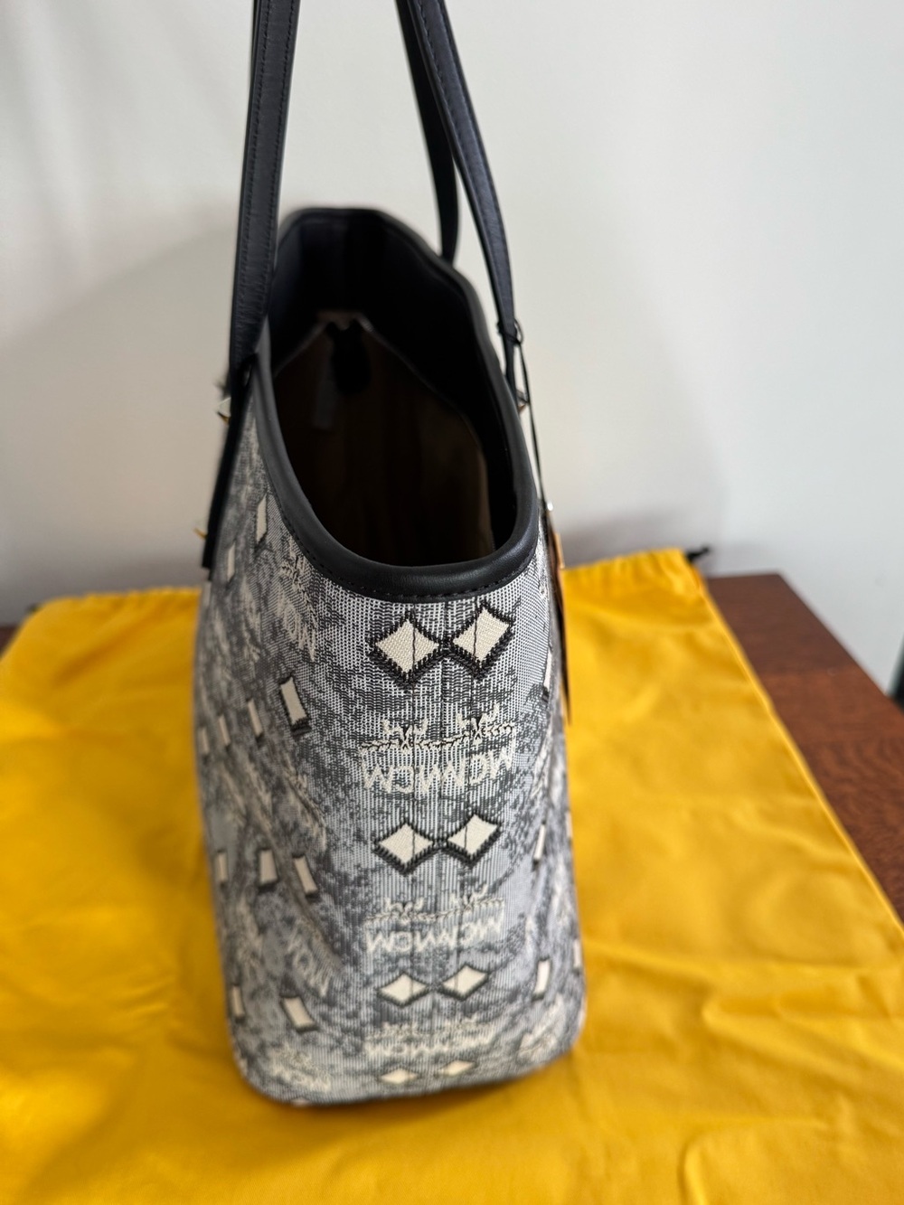 NWT MCM Aren Denim Gray Logo Pattern Tote with Black Trim w/COA - Picture 4 of 11